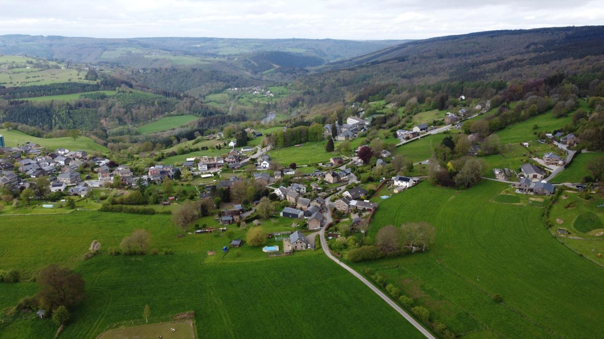 Le Fagotin - Youth Hostel Stoumont Bagian luar foto